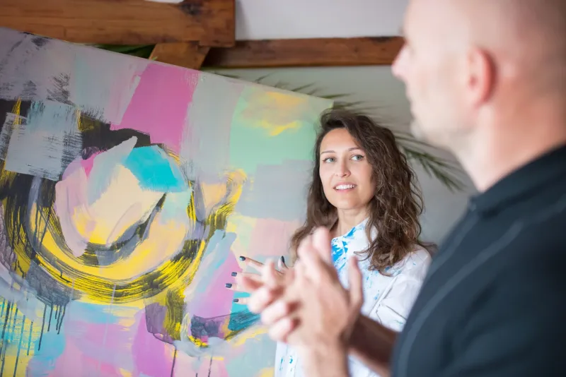 The Studio Speaks: Why Artists Are Abandoning Screen-Based Feedback for the Irreplaceable Power of Physical Presence